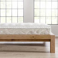 Lit KARA de Dormiente, en bois massif huilé, fabriqué en Allemagne