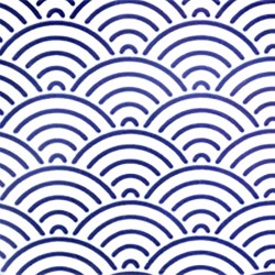 Plat COSMOS émaillé dans les tonalités du ciel la nuit.