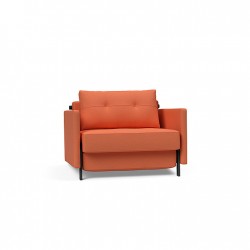 Modulable avec une structure en métal, pieds et accoudoirs en chêne massif.