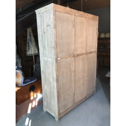 copy of Armoire décapée