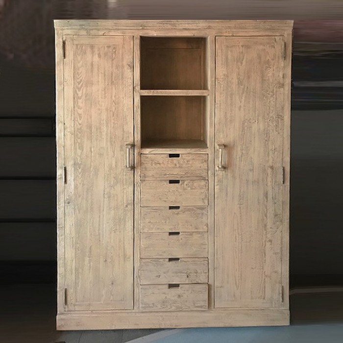 copy of Armoire décapée
