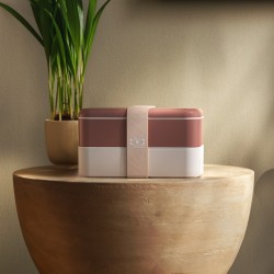 Une boite bento romantique... MONBENTO est là, avec des roses