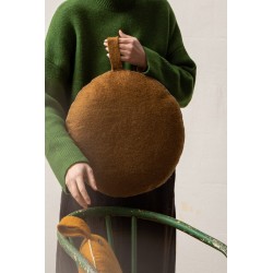 Shakati, le coussin galette en feutre de laine sans couture