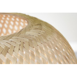 Détail de la lampe de table Barbados – Structure en bambou tressé et lumière douce