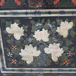 Coffre ancien peint à la main – Peuplier du Shanxi | Pièce unique centenaire