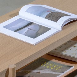 Table basse cuir et bois massif AMAC