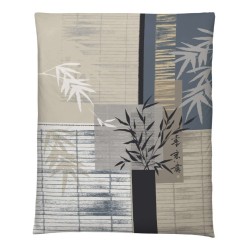 Housse de couette NOSTRAI dépliée, carrés taupe, beige et gris-bleu ornés de bambou