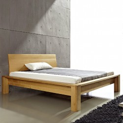 Lit CARMA MORI en bois massif avec un grand dossier, made in Germany