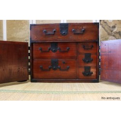 Tansu japonais ancien Akita choba dansu Kannon en kiri – époque Meiji