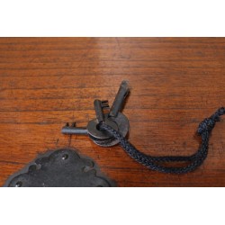 Tansu japonais ancien Akita choba dansu Kannon en bois de kiri – Meiji