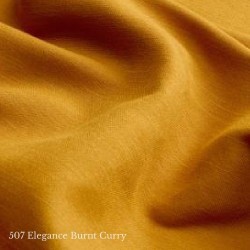 Modulable avec une structure en métal, pieds et accoudoirs en chêne massif.