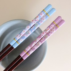 Détail des baguettes japonaises Sakura KODAMAYA en bois naturel