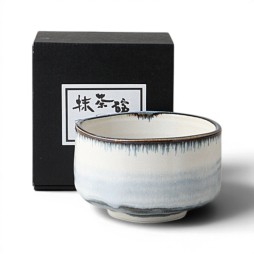 Bol à matcha japonais blanc Harukasumi et sa boîte cadeau