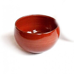 Bol japonais rouge moyen en porcelaine, forme ronde et profonde, émail rouge brillant