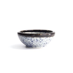Petit bol kobachi ARASHI de profil, forme basse et arrondie, petit pied
