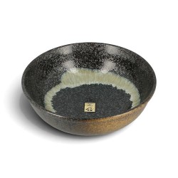Bol japonais en grès noir moucheté, cercle d’émail crème à l’intérieur, extérieur brun