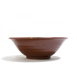 Bol japonais évasé, en porxcelaine émaillée brun-rouge.